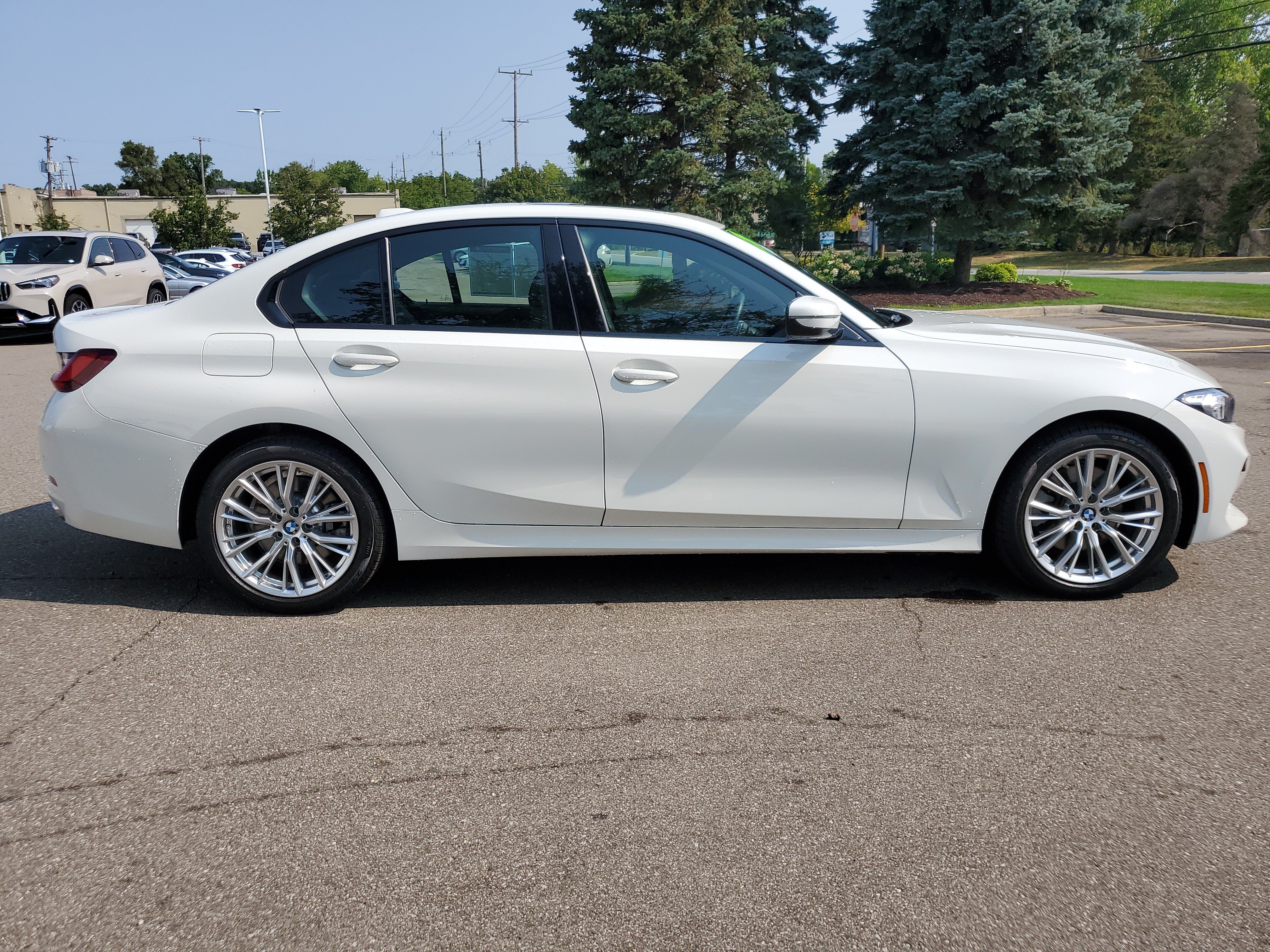 Used 2023 BMW 330i xDrive Sedan w/ Driving Assistance Package AWD/4WD image 6