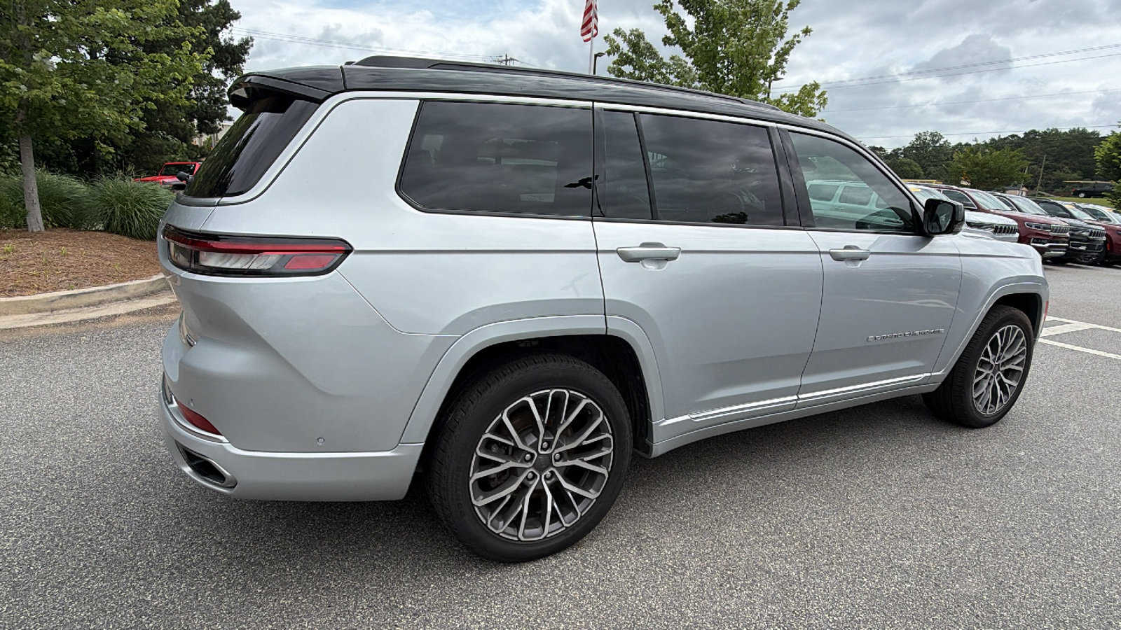Certified 2025 Jeep Grand Cherokee L Summit AWD/4WD image 8