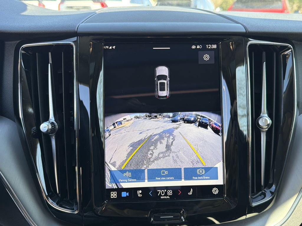 Used 2024 Volvo XC60 B5 Core image 30