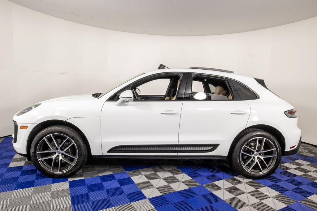 Used 2024 Porsche Macan AWD/4WD image 8