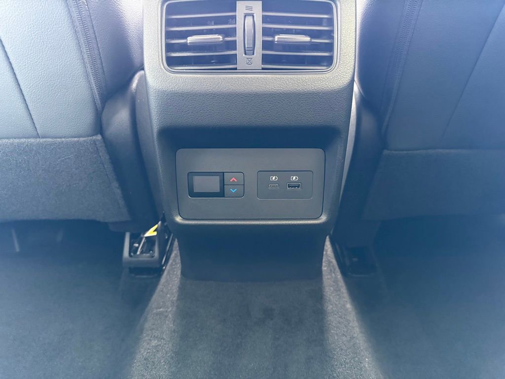 Used 2023 Nissan Rogue SL w/ SL Premium Package image 27