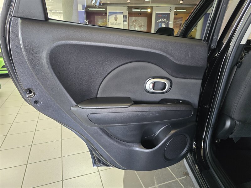 Used 2016 Kia Soul + FWD image 10