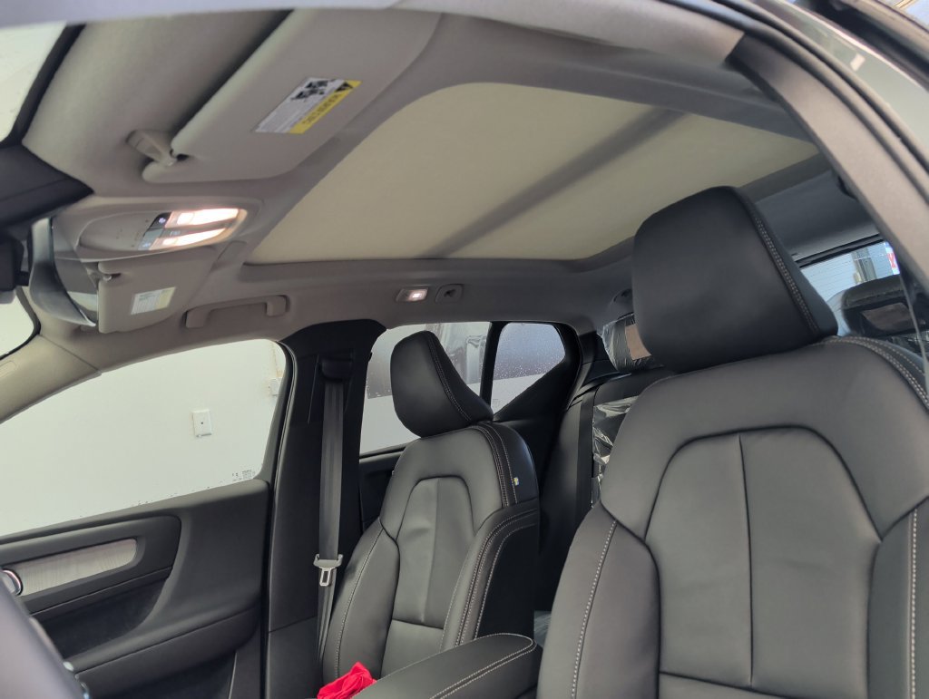 New 2026 Volvo XC40 B5 Core w/ Climate Package AWD/4WD image 28
