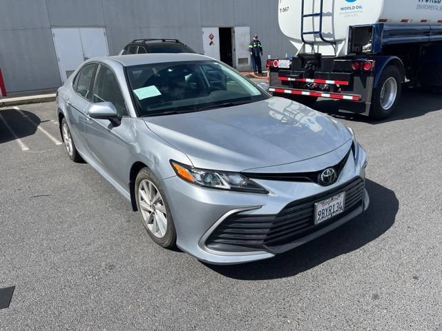Used 2022 Toyota Camry LE w/ Carpet Mat Package (TMS) FWD image 3