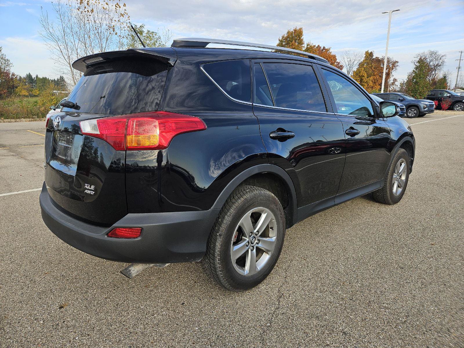 Used 2015 Toyota RAV4 XLE AWD/4WD image 11