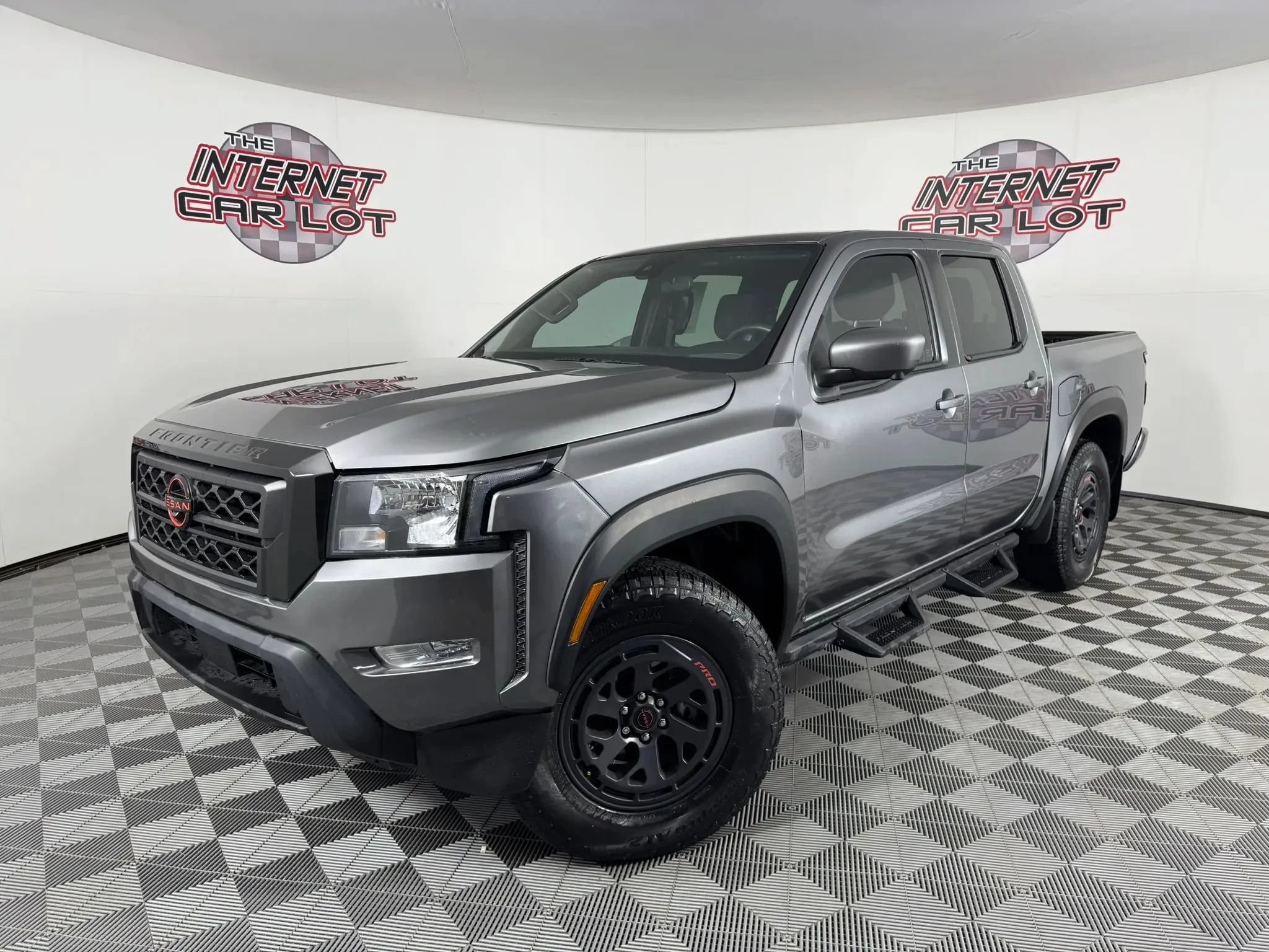 Used 2025 Nissan Frontier PRO-4X w/ Pro Convenience Package AWD/4WD image 1