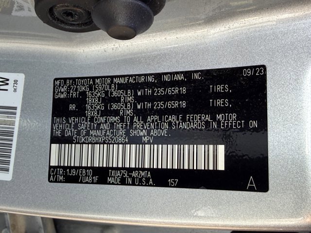 Used 2023 Toyota Highlander XLE AWD/4WD image 36