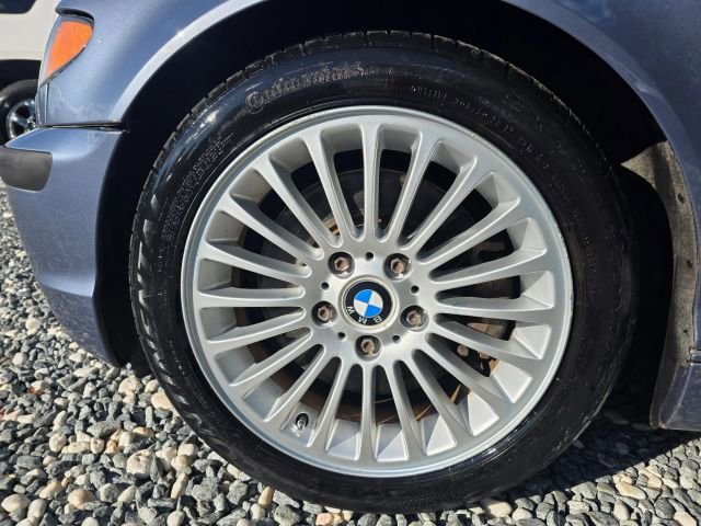Used 2003 BMW 330i Sedan image 9