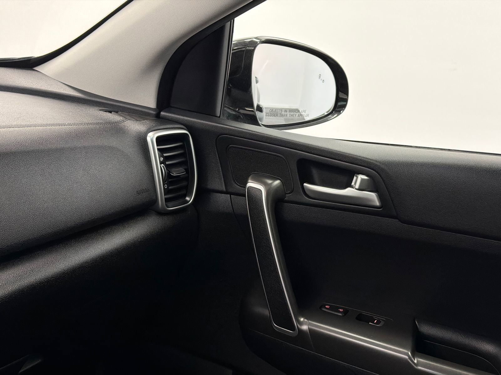 Used 2020 Kia Sportage LX w/ LX Popular Package image 29