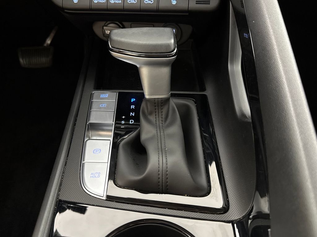 Certified 2023 Hyundai Elantra Limited FWD image 20