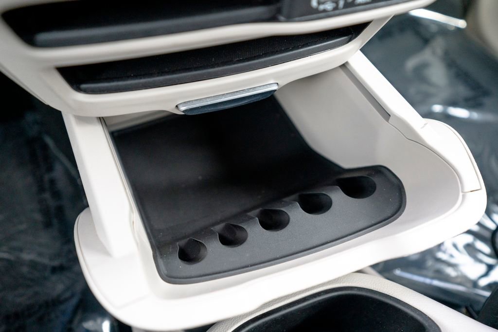 Used 2024 Chrysler Pacifica Touring-L image 26
