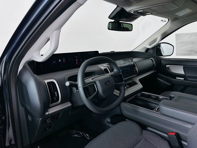 New 2025 Ford Expedition Active image 9