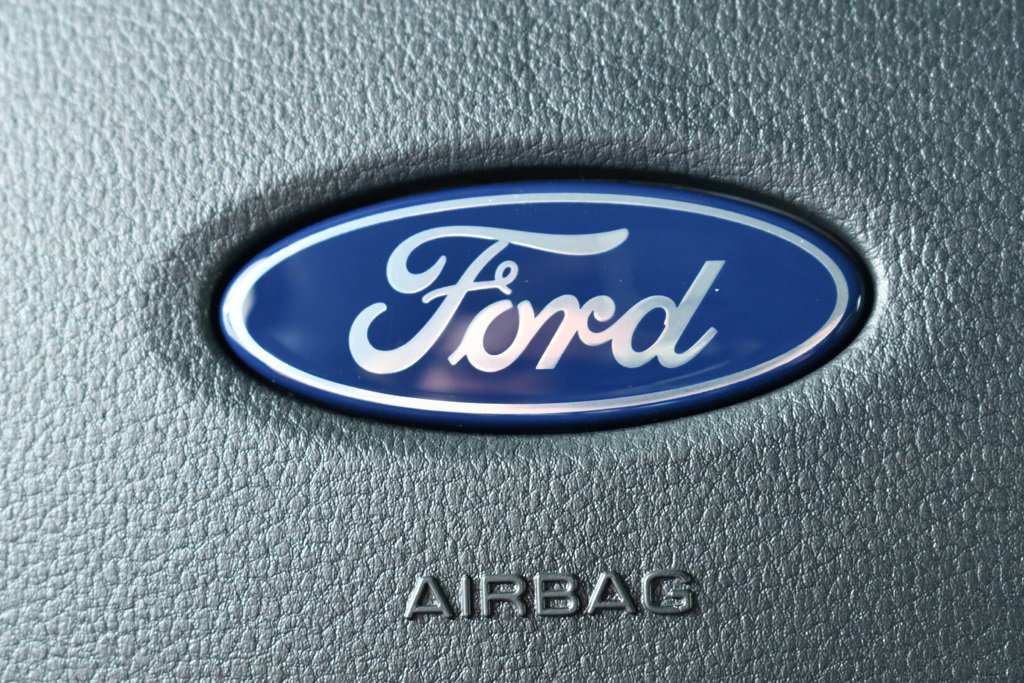 New 2025 Ford F150 XLT w/ Equipment Group 302A MID image 36