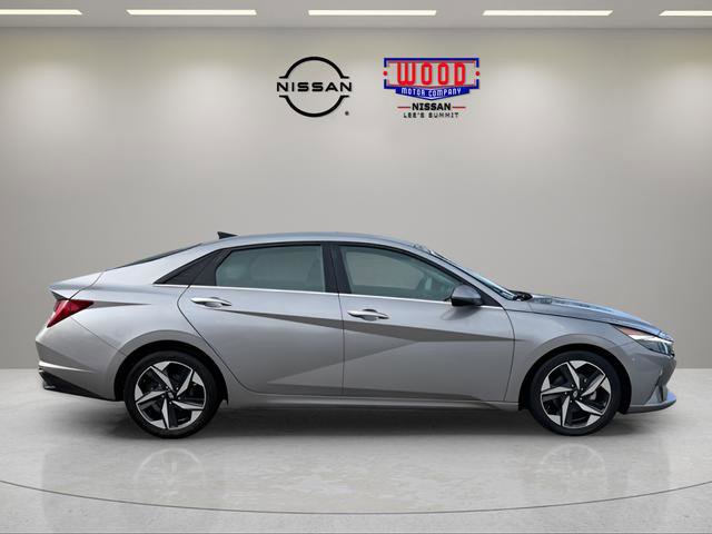 Used 2023 Hyundai Elantra Limited w/ Preferred Accessory Package image 2