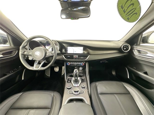 Used 2022 Alfa Romeo Giulia Ti image 3