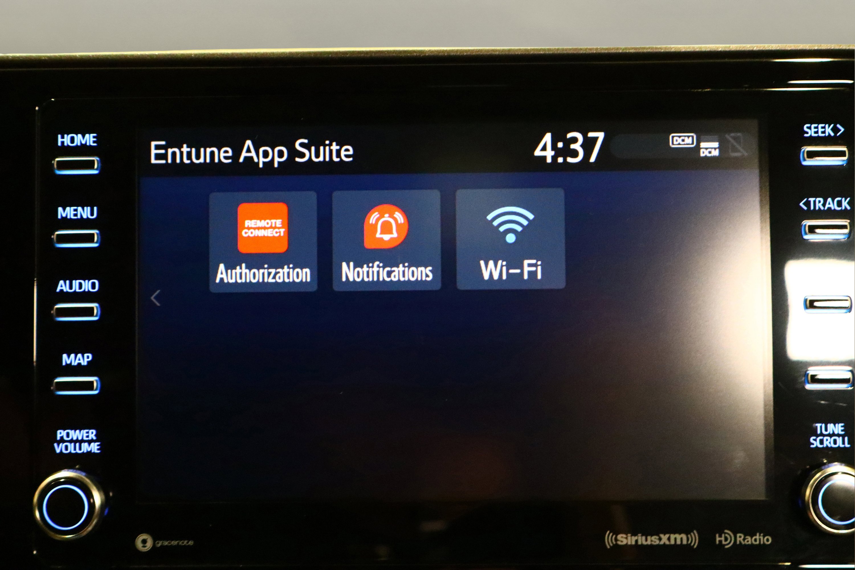 Used 2020 Toyota Highlander LE image 36