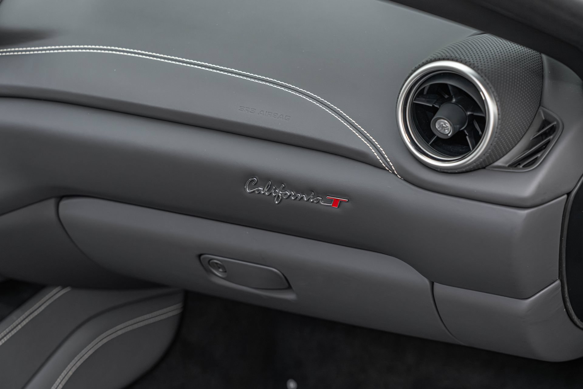 Certified 2016 Ferrari California T RWD image 40