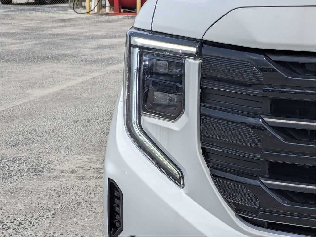 Used 2024 GMC Sierra 1500 Elevation AWD/4WD image 9