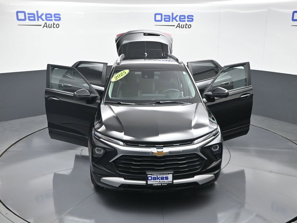 Used 2025 Chevrolet TrailBlazer LT image 56