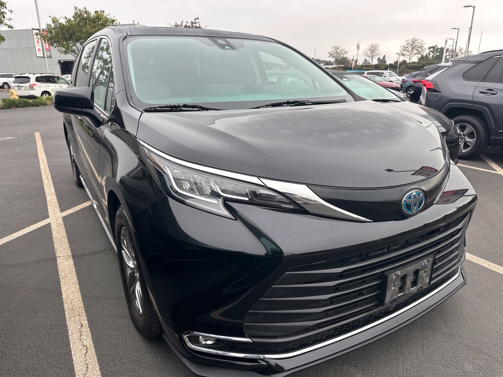 Used 2023 Toyota Sienna XLE