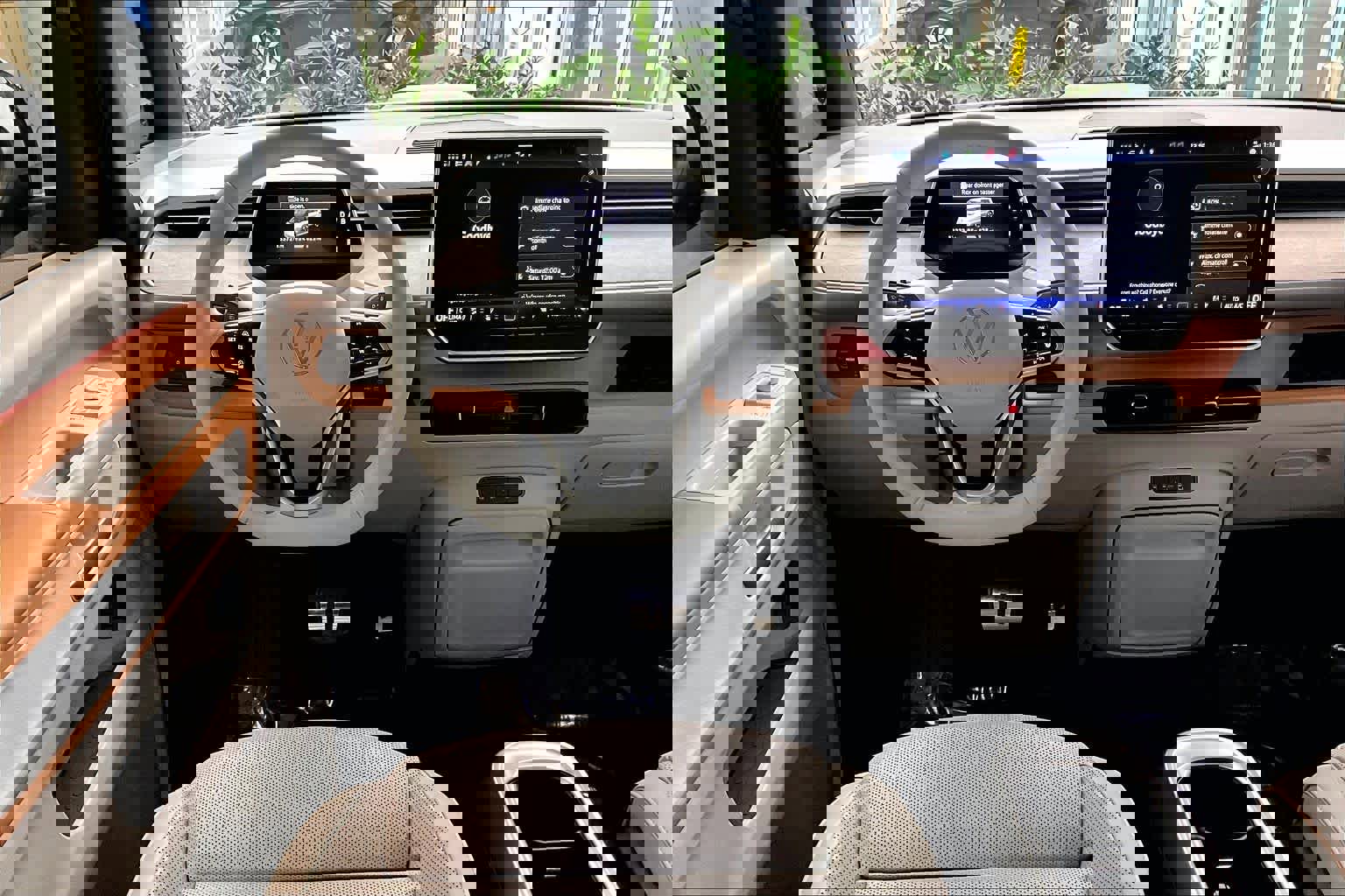 Used 2025 Volkswagen ID. Buzz 1st Edition image 6