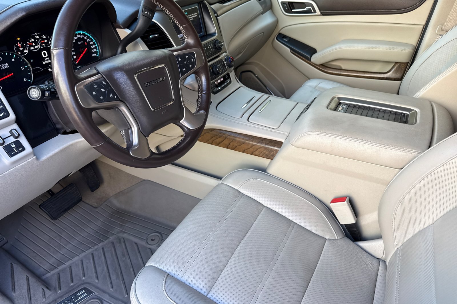 Used 2019 GMC Yukon Denali w/ Denali Ultimate Package AWD/4WD image 11