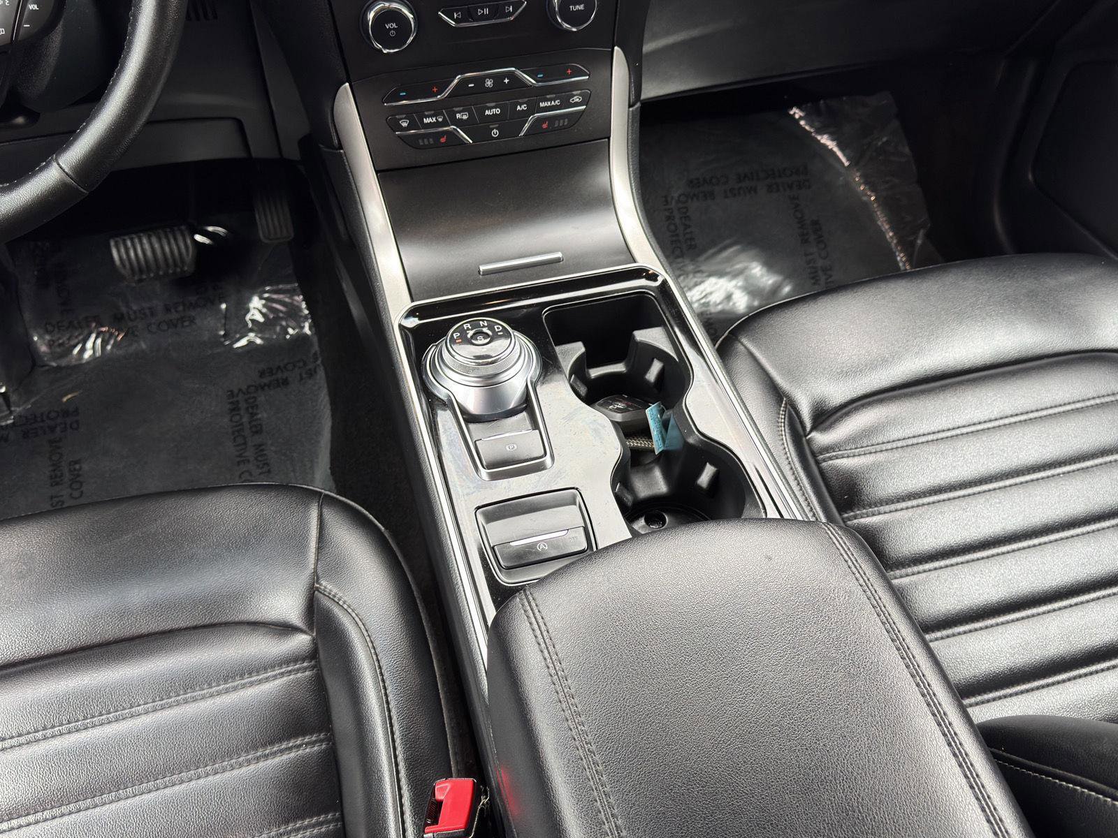 Used 2020 Ford Edge SEL image 39