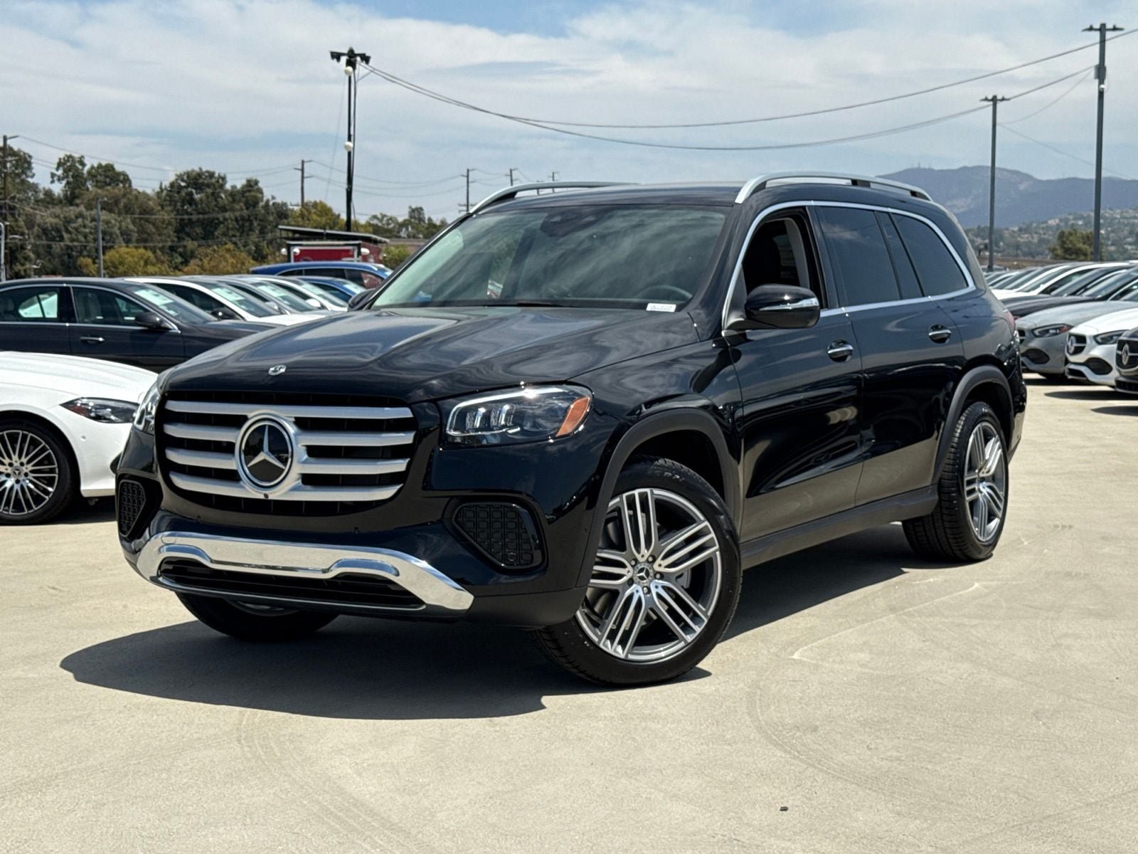 New 2026 Mercedes-Benz GLS 450 4MATIC image 2