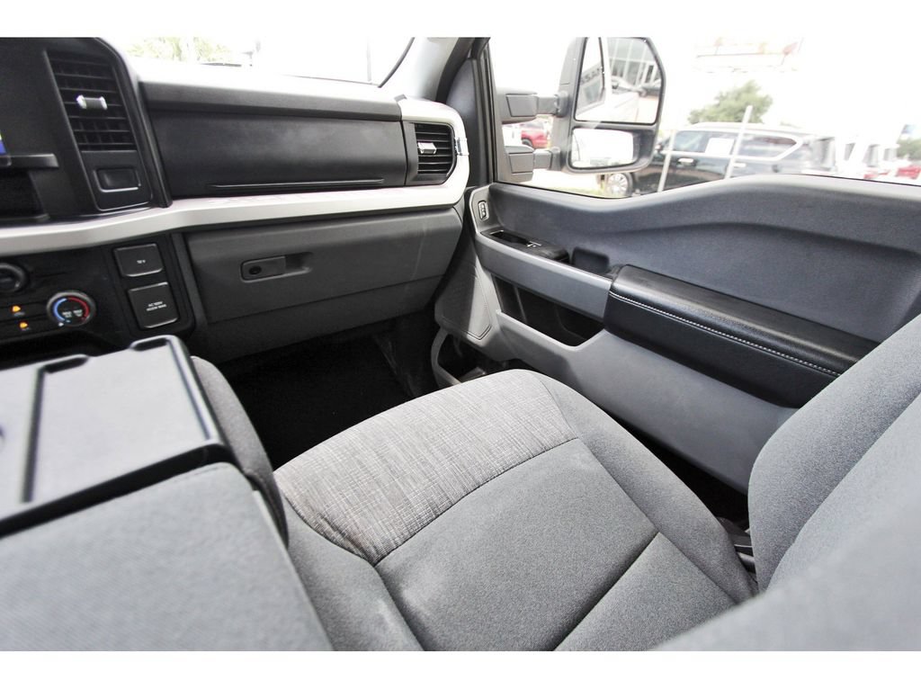 Used 2024 Ford F250 XLT w/ FX4 Off-Road Package AWD/4WD image 8