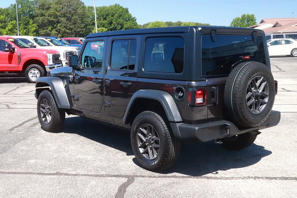 Used 2025 Jeep Wrangler Unlimited Sport AWD/4WD image 5