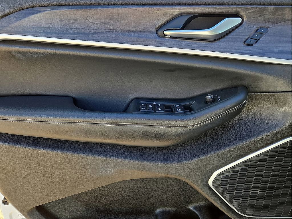 Used 2022 Jeep Grand Cherokee Limited image 21