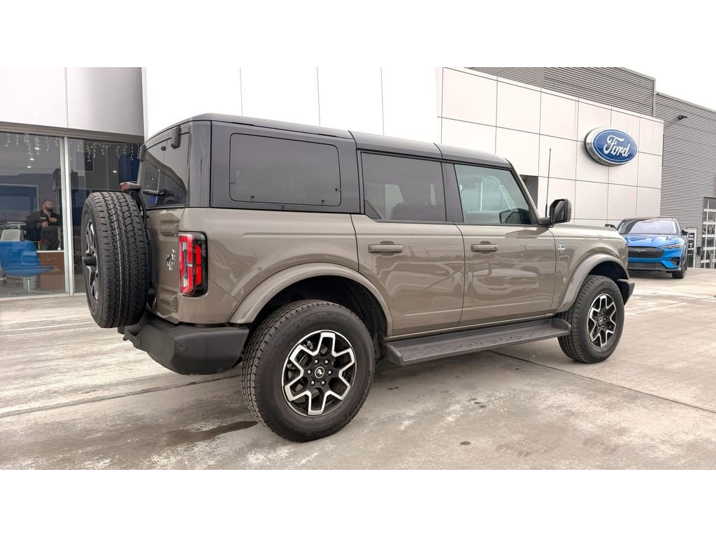 Used 2025 Ford Bronco Outer Banks image 7