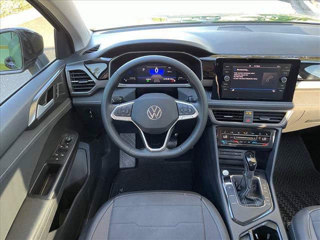 Used 2026 Volkswagen Taos SE FWD image 3