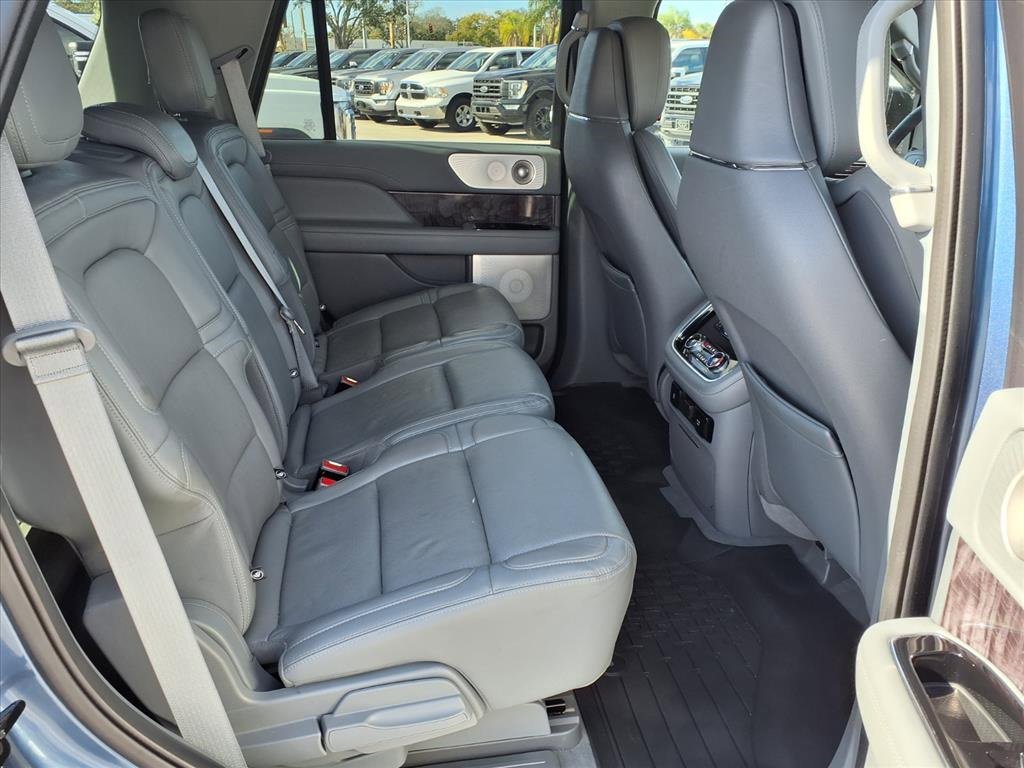 Used 2020 Lincoln Navigator Reserve w/ Luxury Package image 15