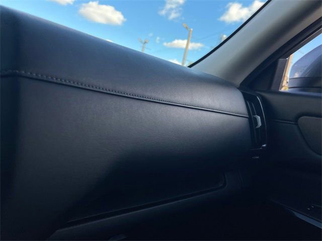 Used 2024 Nissan Pathfinder SV image 20