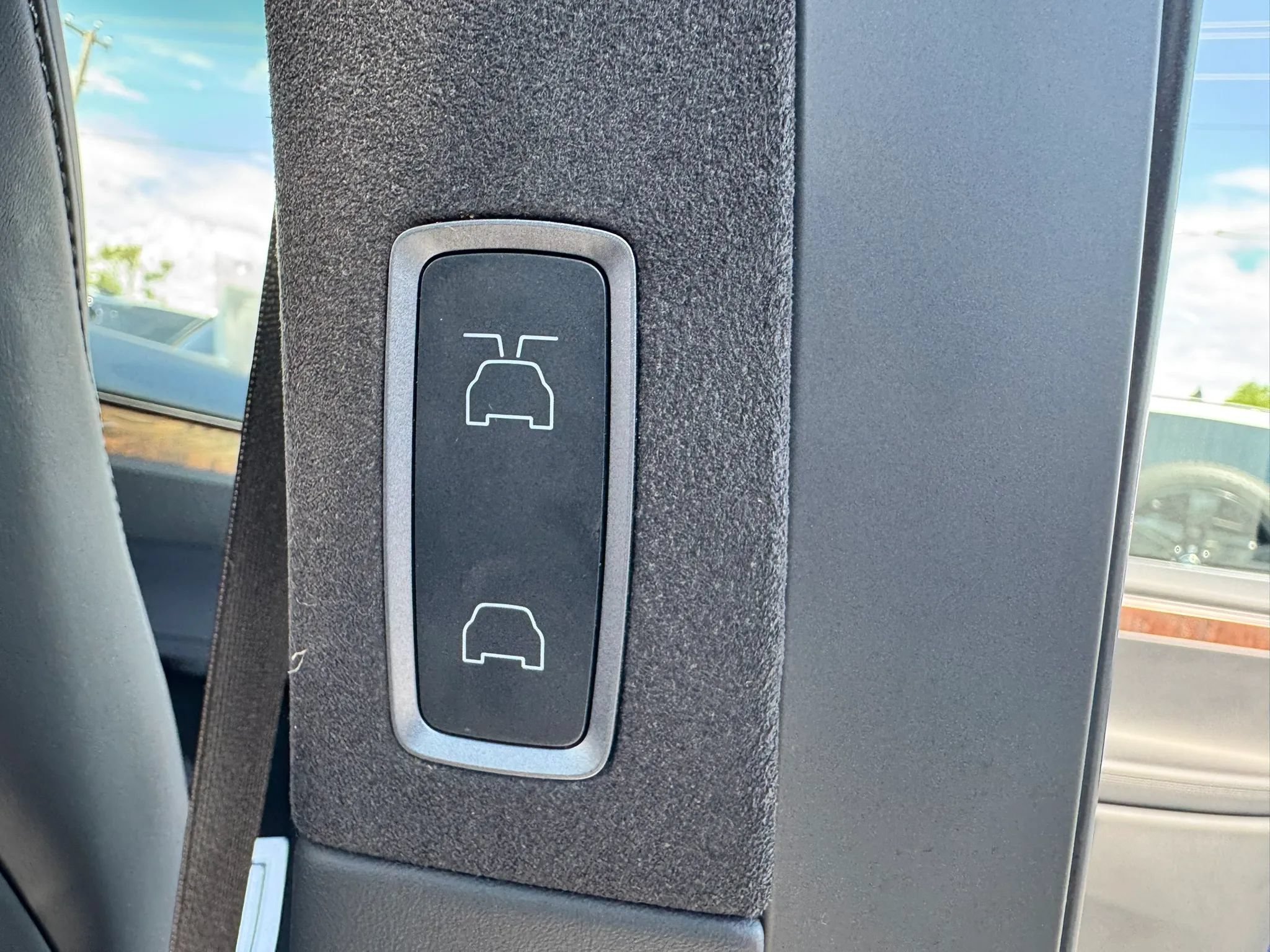 Used 2020 Tesla Model X Long Range AWD/4WD image 17