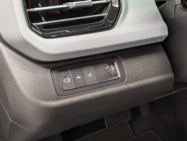 New 2027 Chevrolet Bolt LT w/ Comfort Package FWD image 15