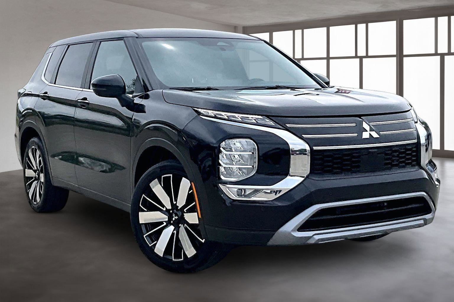 Used 2025 Mitsubishi Outlander SE FWD image 13