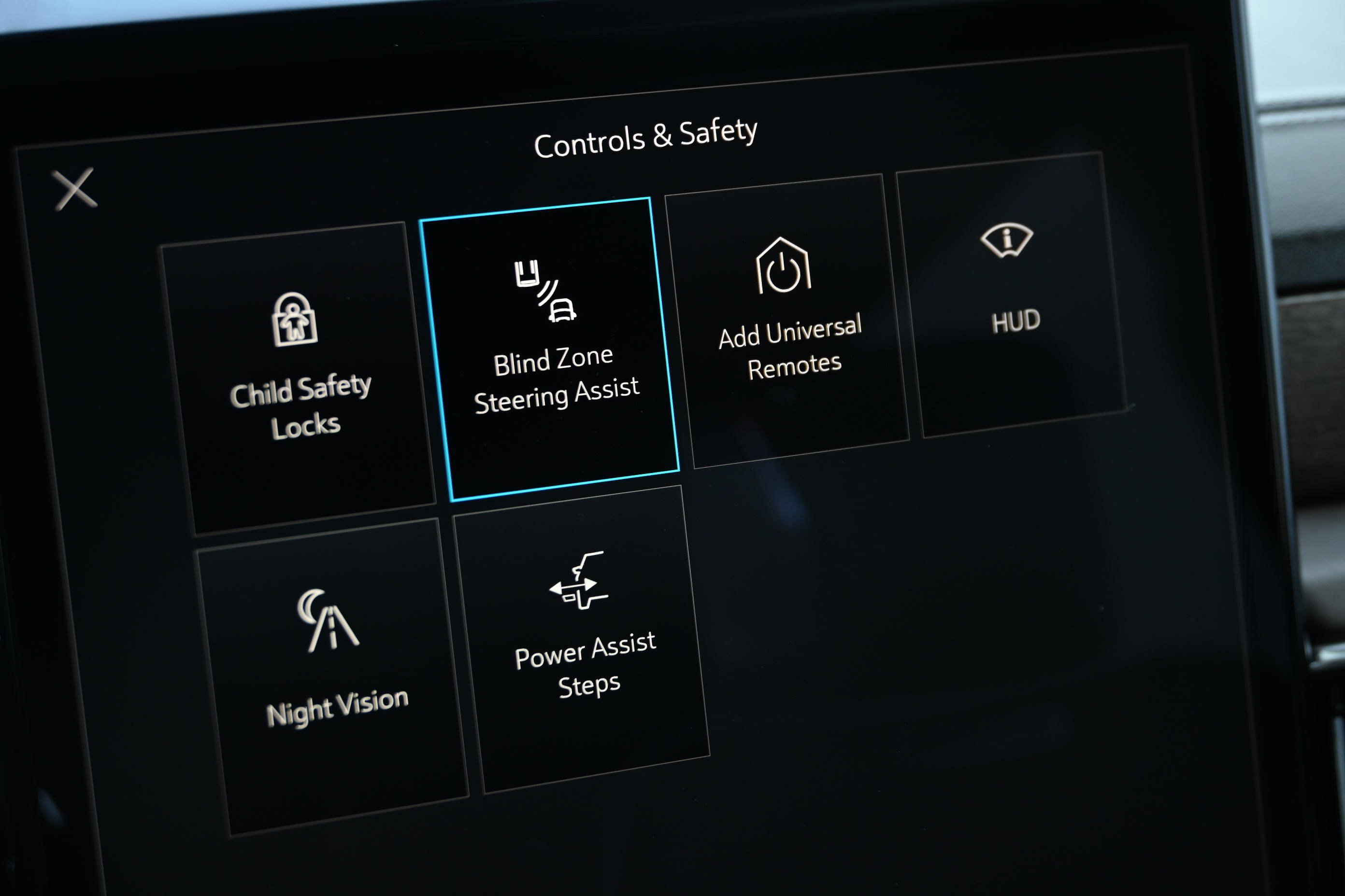 Used 2025 GMC Yukon Denali Ultimate w/ LPO, Floor Liner Package AWD/4WD image 35