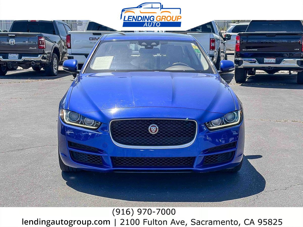 Used 2017 Jaguar XE Premium RWD image 6