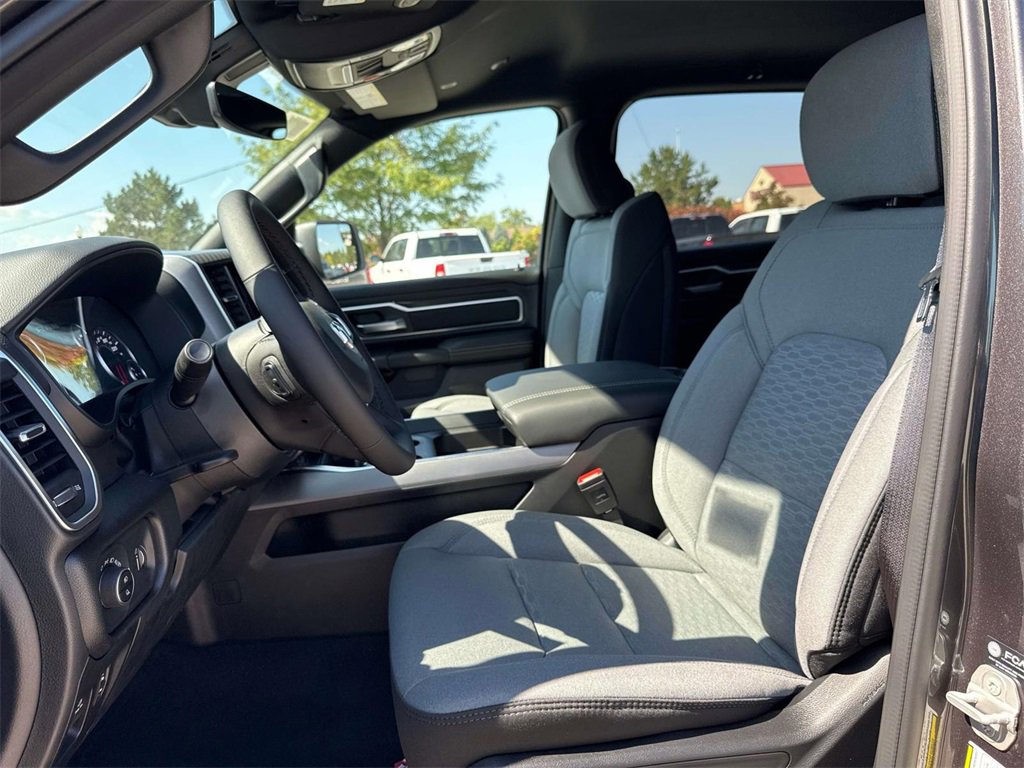 New 2026 RAM 1500 4x4 Crew Cab image 15