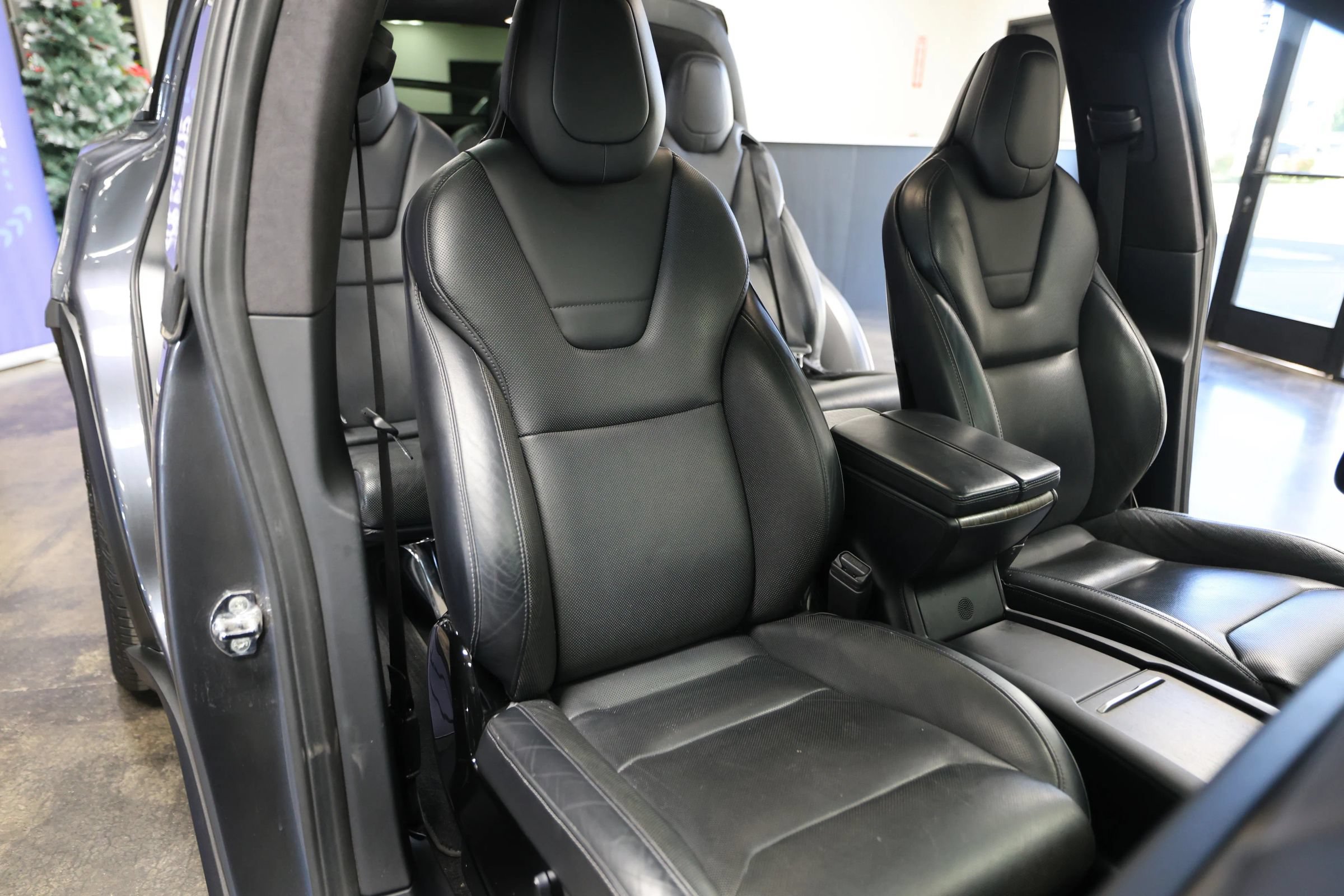 Used 2016 Tesla Model X 90D AWD/4WD image 33