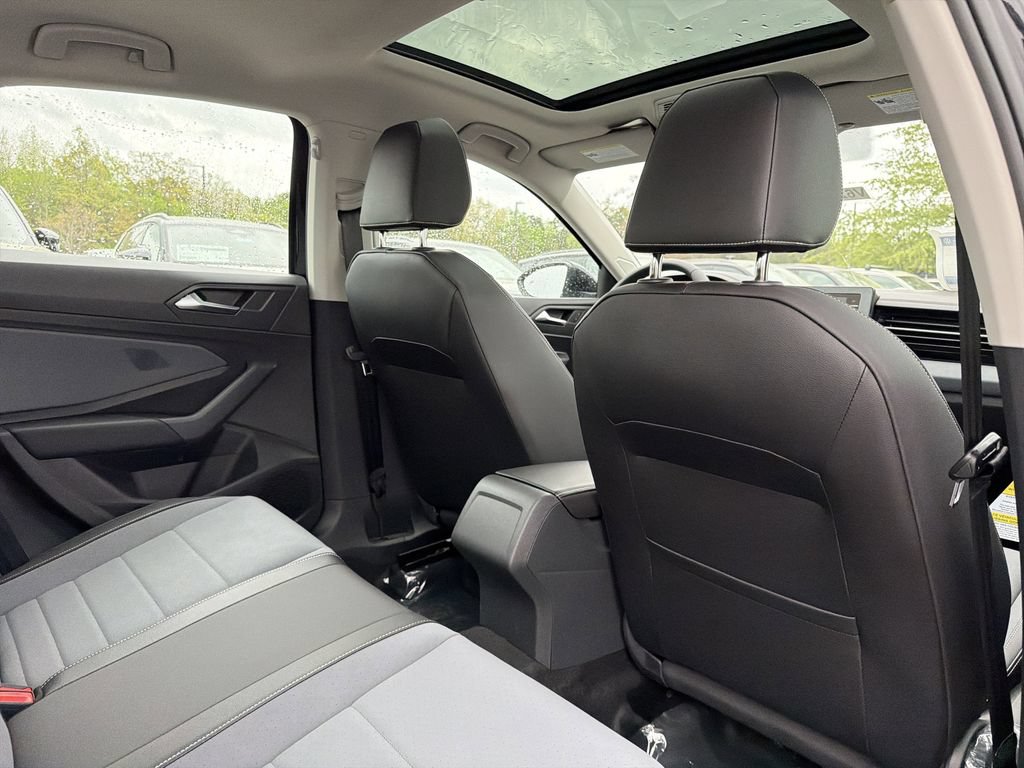 New 2026 Volkswagen Jetta SE FWD image 16