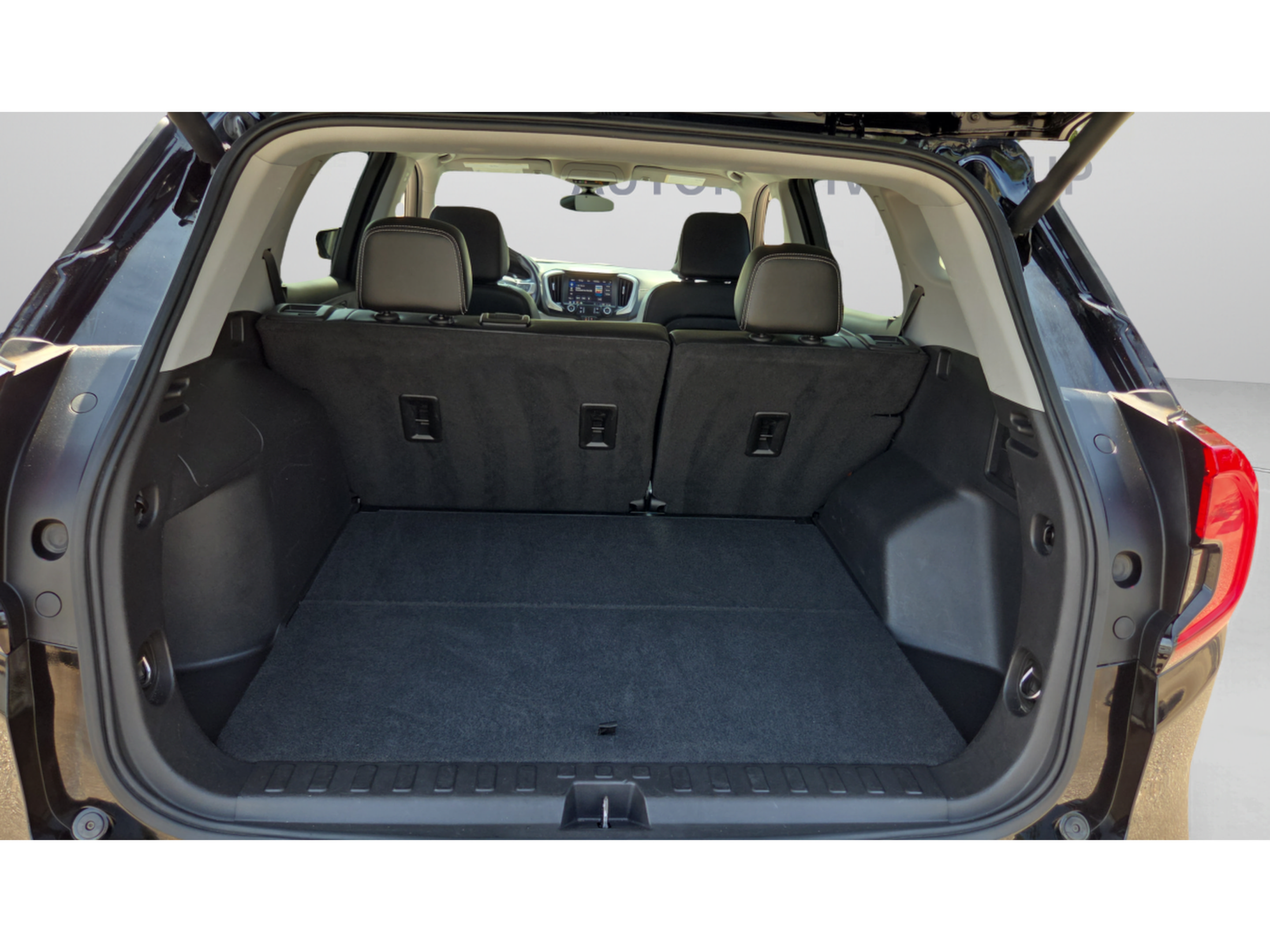 Certified 2024 GMC Terrain SLT FWD image 13