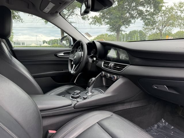Used 2018 Alfa Romeo Giulia RWD image 31