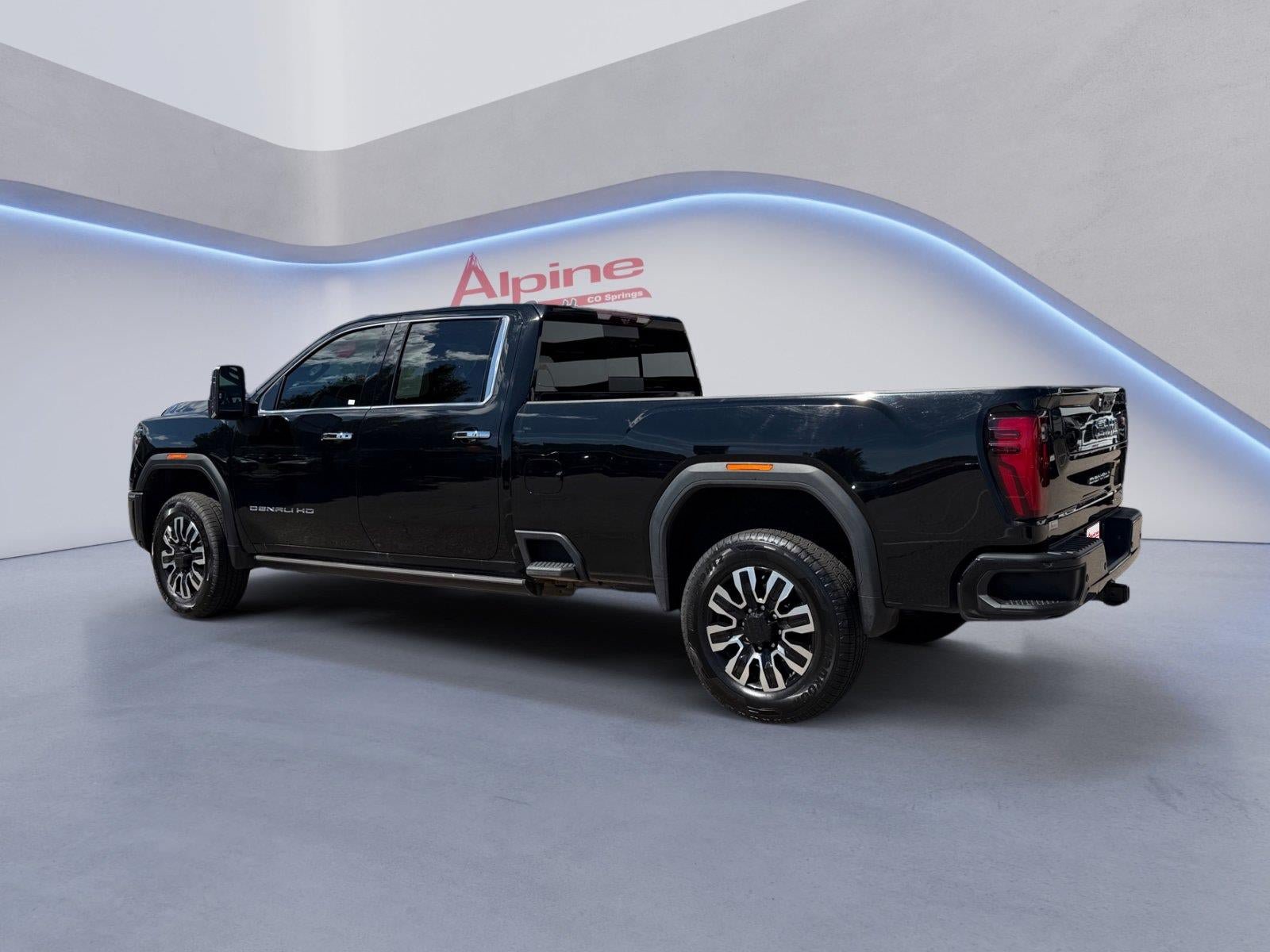 Certified 2024 GMC Sierra 2500 Denali Ultimate w/ Max Trailering Package AWD/4WD image 3