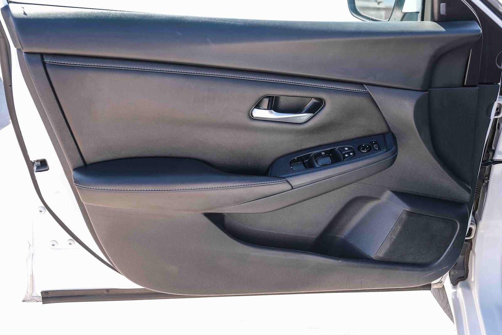 Used 2024 Nissan Sentra SV FWD image 23
