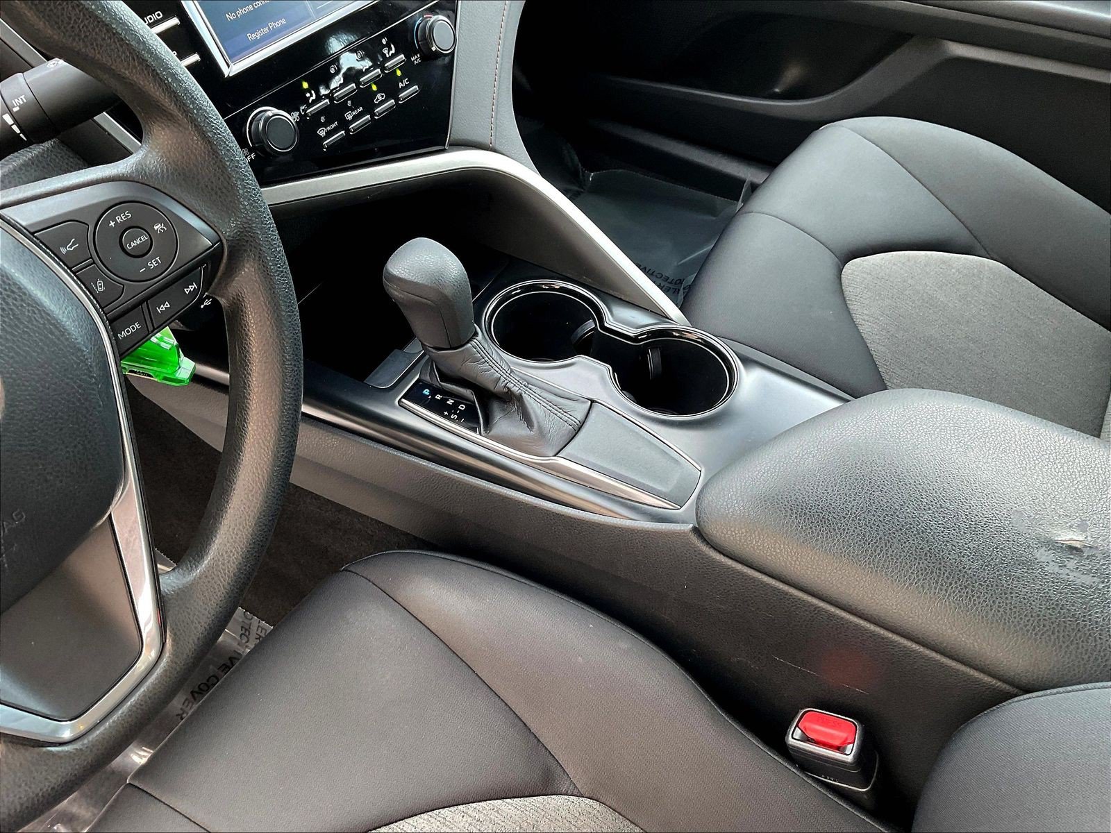 Used 2019 Toyota Camry LE FWD image 18