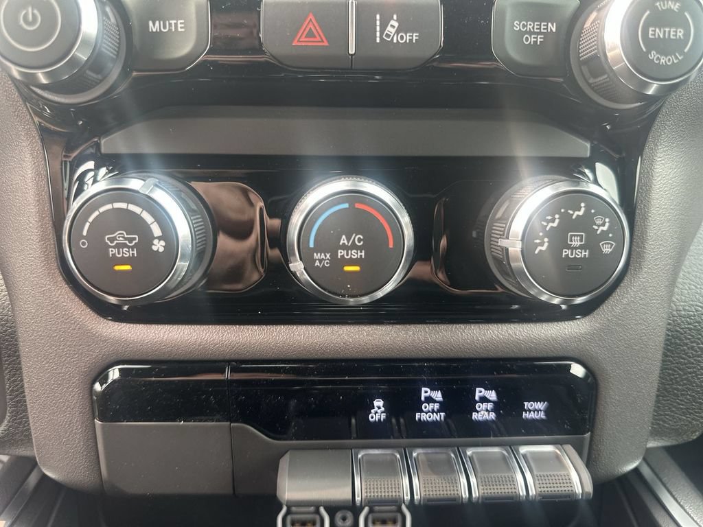 New 2026 RAM 1500 Express AWD/4WD image 25