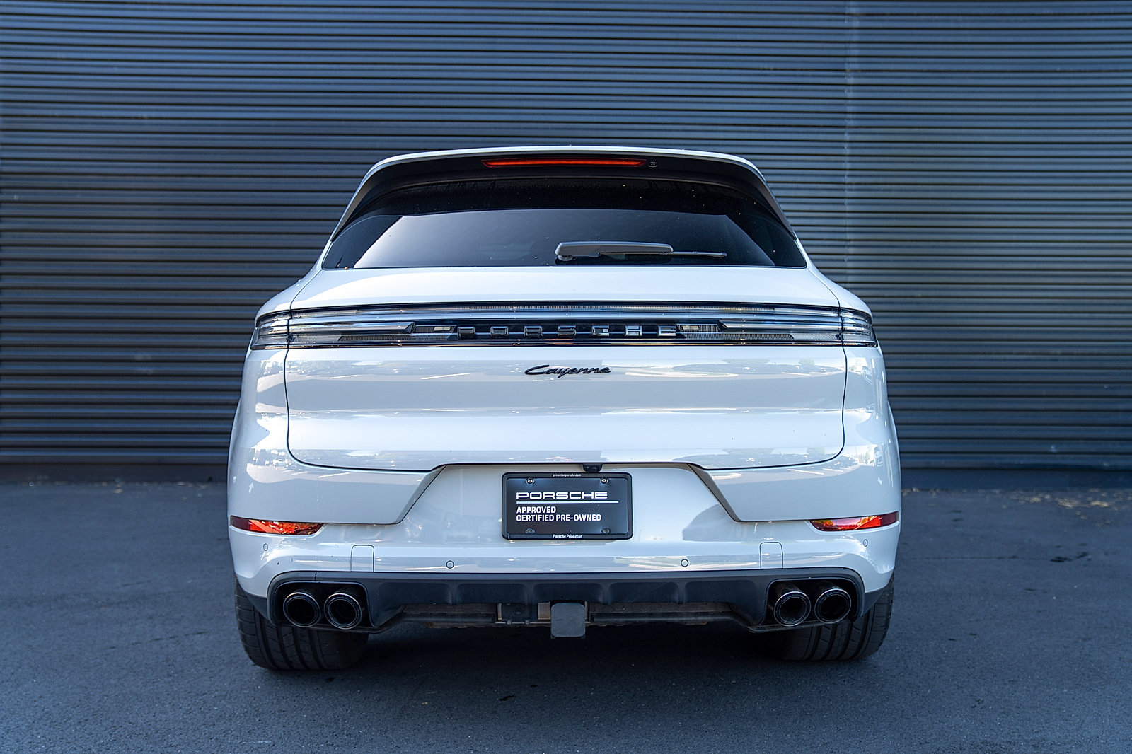 Certified 2025 Porsche Cayenne E-Hybrid AWD/4WD image 30